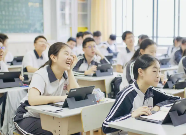 一切为学生的终身发展负责才能创造适合学生发展的优质教育 一切为学生的终身发展负责才能创造适合学生发展的优质教育