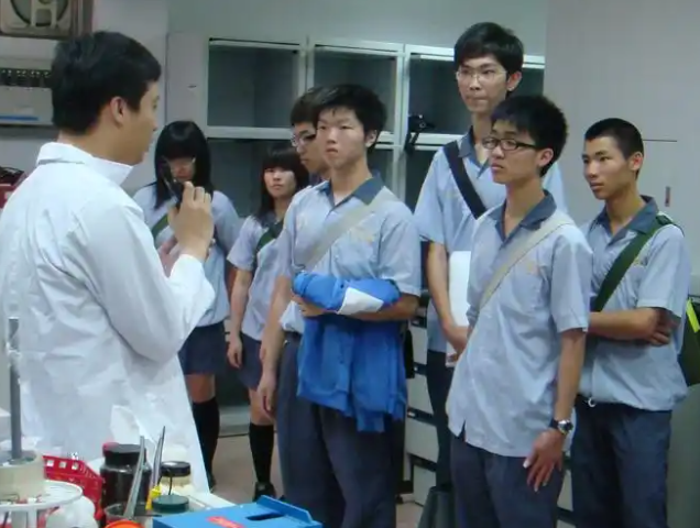 前瞻配备教育资源进步资源供应建立高中学龄人口动态监测预警